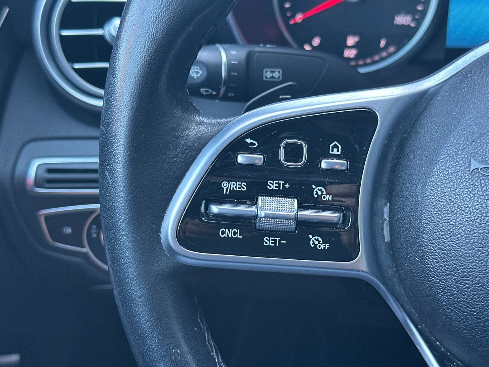 Used 2020 Mercedes-Benz C 300 Sedan image 25