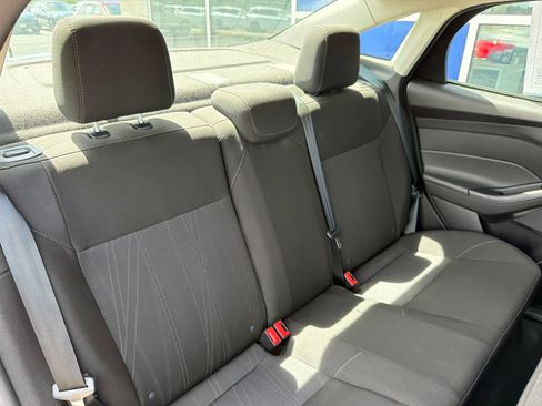 Used 2017 Ford Focus SE w/ Cold Weather Package FWD image 24