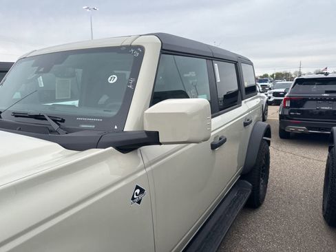New 2026 Ford Bronco Outer Banks w/ Sasquatch Package AWD/4WD image 20