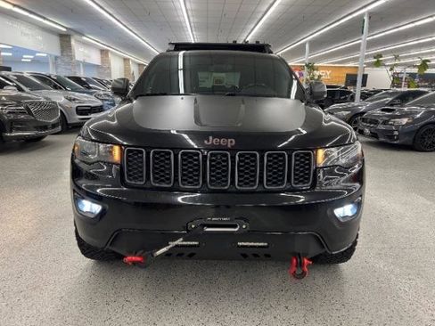 Used 2019 Jeep Grand Cherokee Trailhawk AWD/4WD image 2