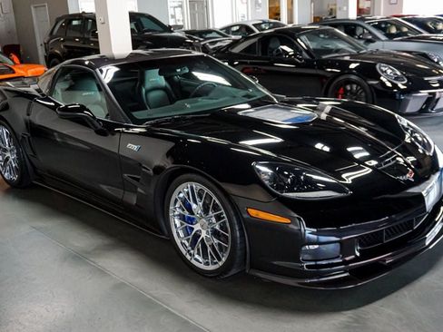 Used 2010 Chevrolet Corvette ZR1 w/ Preferred Equipment Group RWD image 4