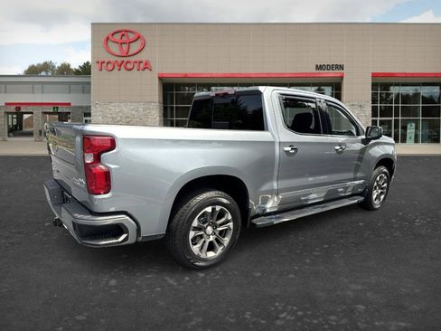 Used 2023 Chevrolet Silverado 1500 High Country w/ Technology Package AWD/4WD image 5