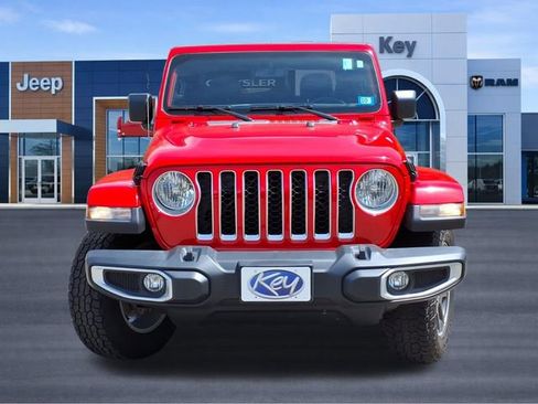 Used 2022 Jeep Gladiator Overland w/ Cold Weather Group AWD/4WD image 8