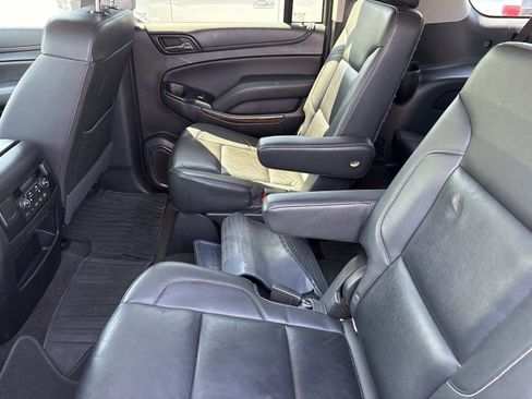 Used 2017 Chevrolet Suburban LT image 31