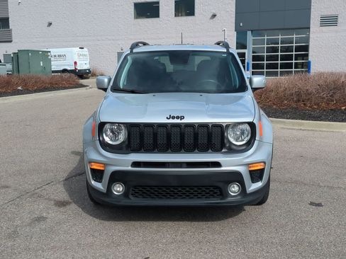 Used 2020 Jeep Renegade Altitude w/ UConnect 8.4 Nav Group image 3