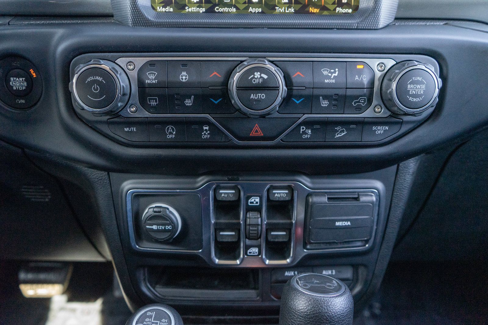 Used 2019 Jeep Wrangler Unlimited Sahara AWD/4WD image 20