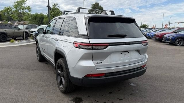 Used 2024 Jeep Grand Cherokee Altitude AWD/4WD image 6