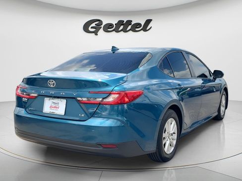 Used 2025 Toyota Camry LE FWD image 5