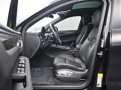 Used 2022 Porsche Macan AWD/4WD image 21