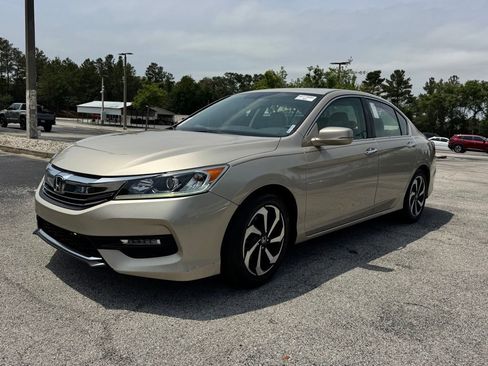 Used 2017 Honda Accord EX-L image 3