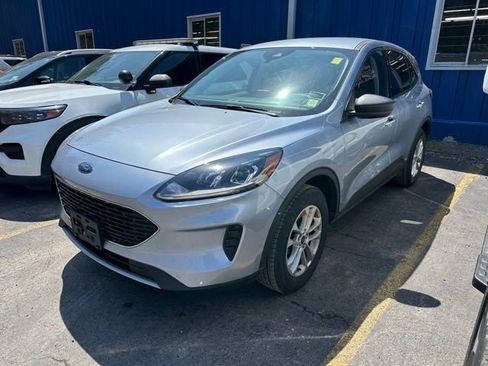 Used 2022 Ford Escape SE w/ Cold Weather Package AWD/4WD image 1