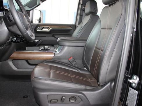 Used 2024 Chevrolet Silverado 2500 High Country w/ High Country Premium Package AWD/4WD image 23