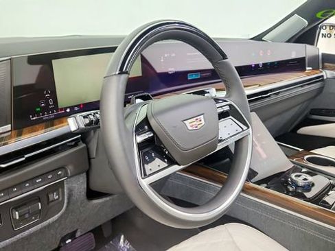 Used 2026 Cadillac Escalade Platinum Sport w/ LPO, ONYX Package AWD/4WD image 53