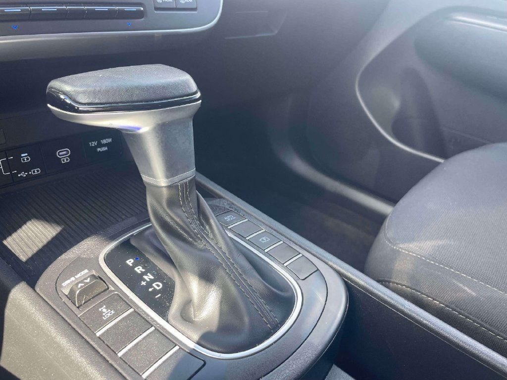Used 2024 Hyundai Kona SEL AWD/4WD image 30
