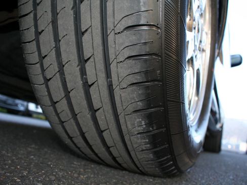 Used 2002 Cadillac Seville SLS w/ Premium Luxury Pkg image 26