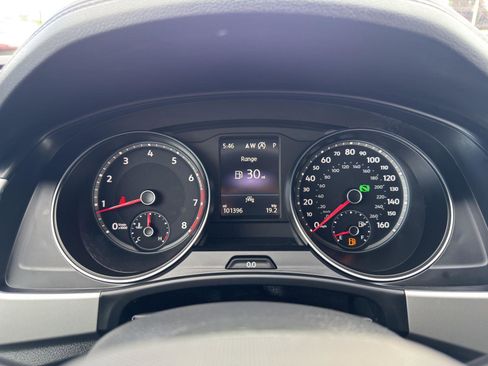 Used 2021 Volkswagen Atlas Cross Sport SE FWD image 19