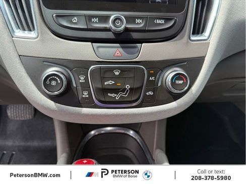 Used 2017 Chevrolet Malibu LT FWD image 24