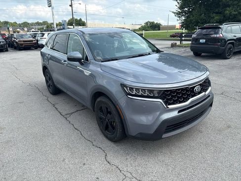 Used 2021 Kia Sorento LX FWD image 2