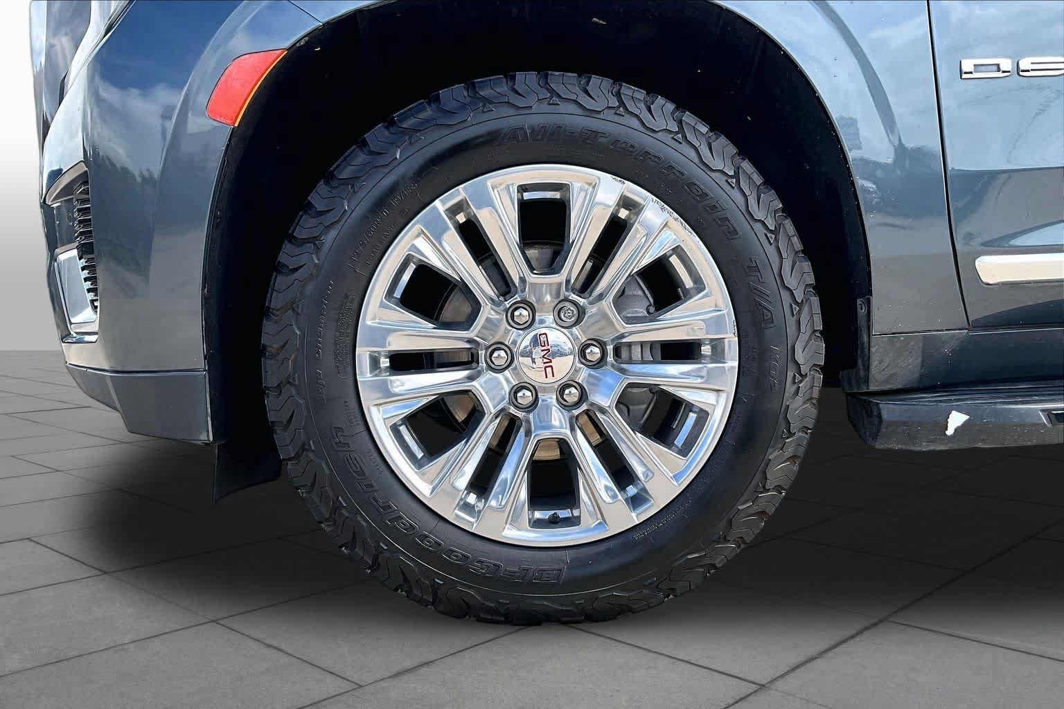 Used 2021 GMC Yukon Denali RWD image 11