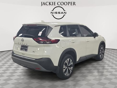 Used 2023 Nissan Rogue SV FWD image 5