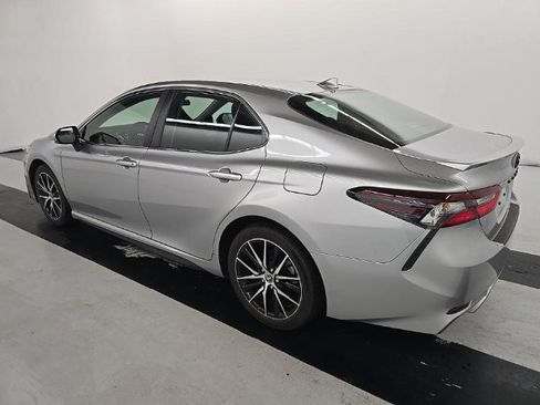 Used 2023 Toyota Camry SE w/ Cold Weather Package FWD image 6