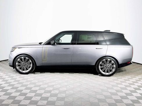 New 2025 Land Rover Range Rover Long Wheelbase SE image 8