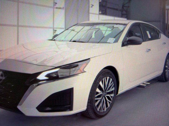 Certified 2025 Nissan Altima 2.5 SV AWD/4WD image 2