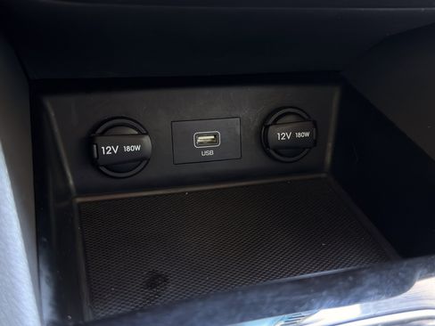 Used 2020 Hyundai Ioniq SE image 53