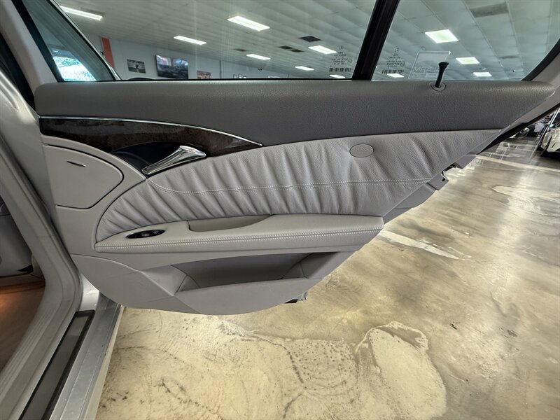 Used 2003 Mercedes-Benz E 500 Sedan w/ X2 Opt Pkg image 25