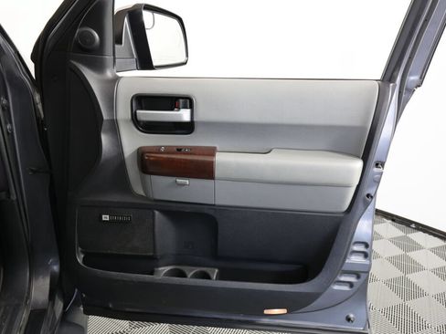 Used 2015 Toyota Sequoia Platinum AWD/4WD image 30