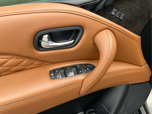 Used 2018 INFINITI QX80 4WD w/ Deluxe Technology Package image 24