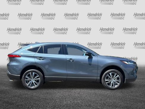 Used 2023 Toyota Venza LE AWD/4WD image 3
