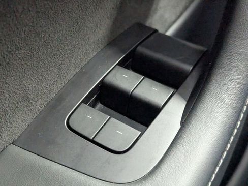 Used 2023 Tesla Model Y Long Range image 18