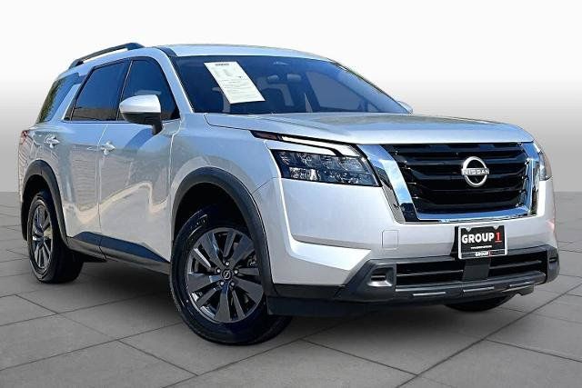 Certified 2024 Nissan Pathfinder SV FWD image 3