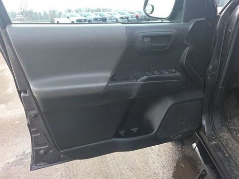 Used 2022 Toyota Tacoma SR image 17