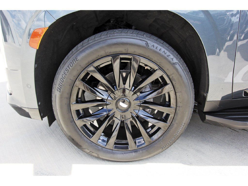 Used 2021 Cadillac Escalade Sport w/ LPO, Illumination Package AWD/4WD image 32