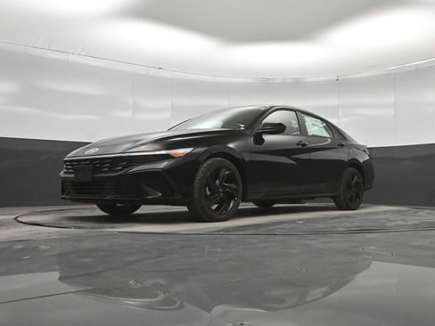 New 2026 Hyundai Elantra Sport FWD image 33