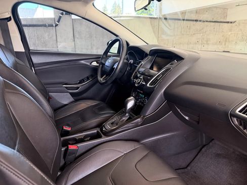 Used 2015 Ford Focus Titanium FWD image 25