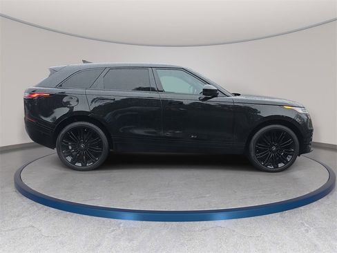New 2026 Land Rover Range Rover Velar Dynamic SE image 4