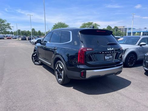 Certified 2025 Kia Telluride S FWD image 6