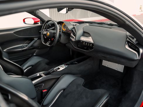 Used 2021 Ferrari SF90 Stradale image 31