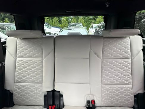 Used 2025 Cadillac Escalade ESV Sport Platinum w/ LPO, ONYX Package AWD/4WD image 22