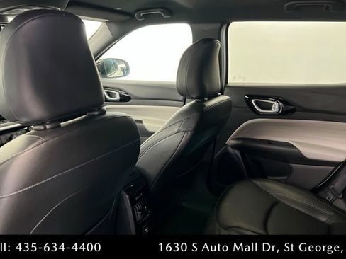 Used 2025 Jeep Compass Limited AWD/4WD image 19