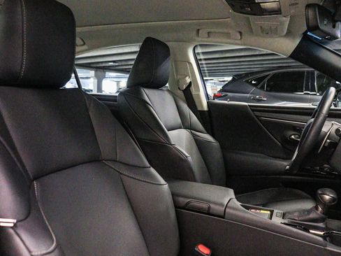 Certified 2025 Lexus ES 350 w/ Premium Package FWD image 17