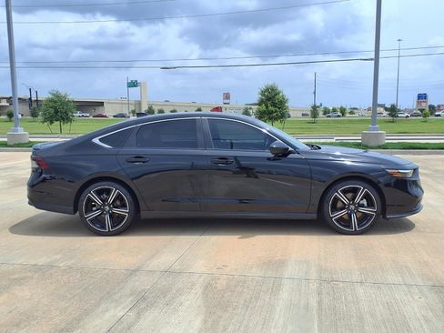 Used 2024 Honda Accord Sport image 8