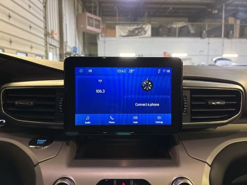 Used 2023 Ford Explorer XLT w/ Equipment Group 202A image 21