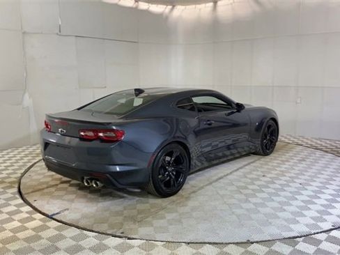 Used 2023 Chevrolet Camaro LT w/ Technology Package image 8
