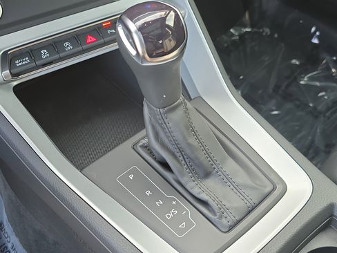 Used 2022 Audi Q3 2.0T Premium w/ Convenience Package AWD/4WD image 22