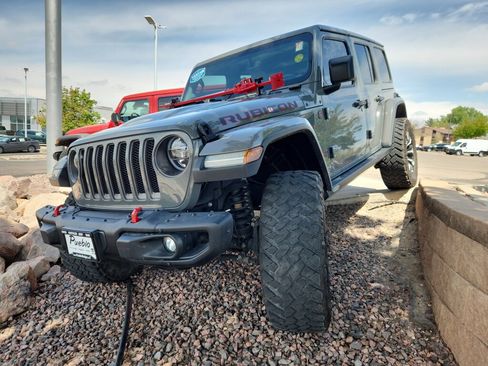 Used 2018 Jeep Wrangler Unlimited Rubicon AWD/4WD image 3
