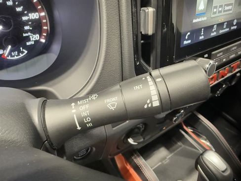Used 2025 Nissan Frontier PRO-4X image 33